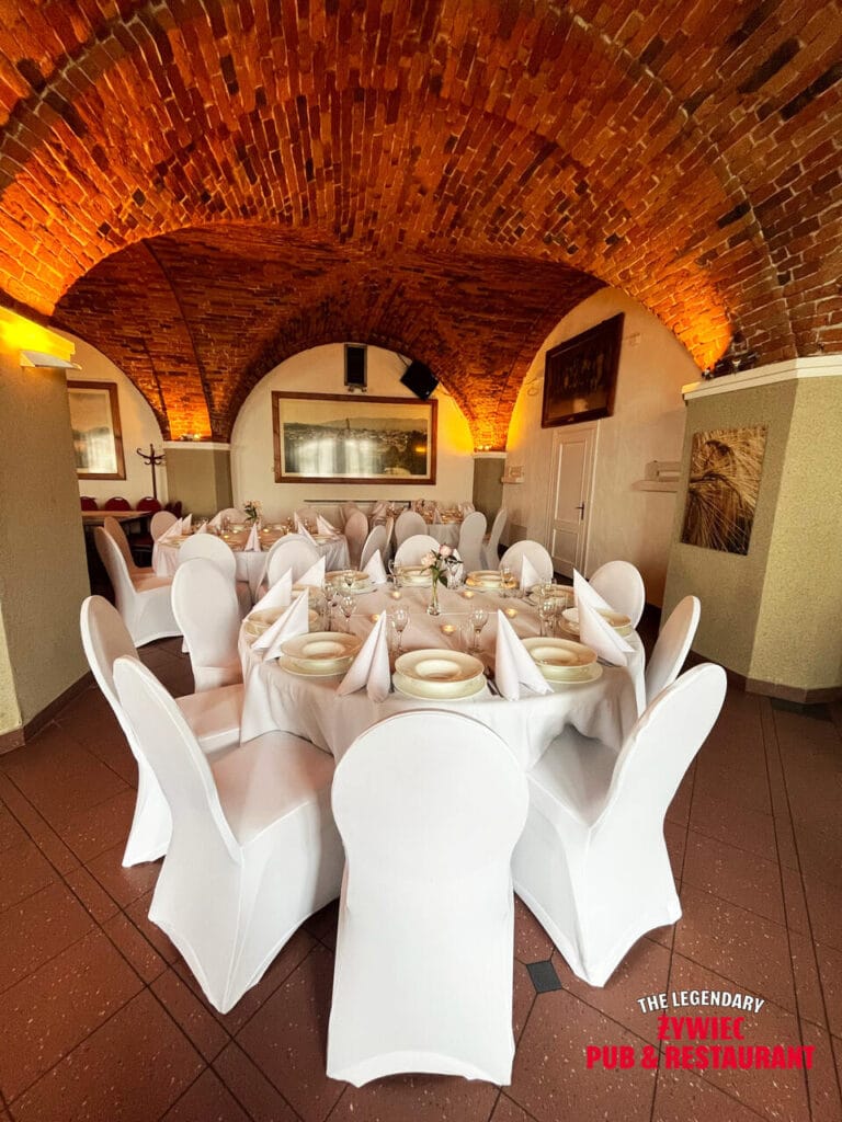 sala bankietowa w pubie i restauracji żywiec obok browaru żywieckiego